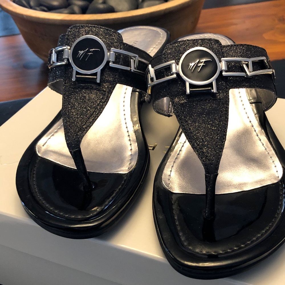 Marc Fisher 's Amina2, Black Multi Textured Sandals, Like New. 7.5. - Picture 2 of 12